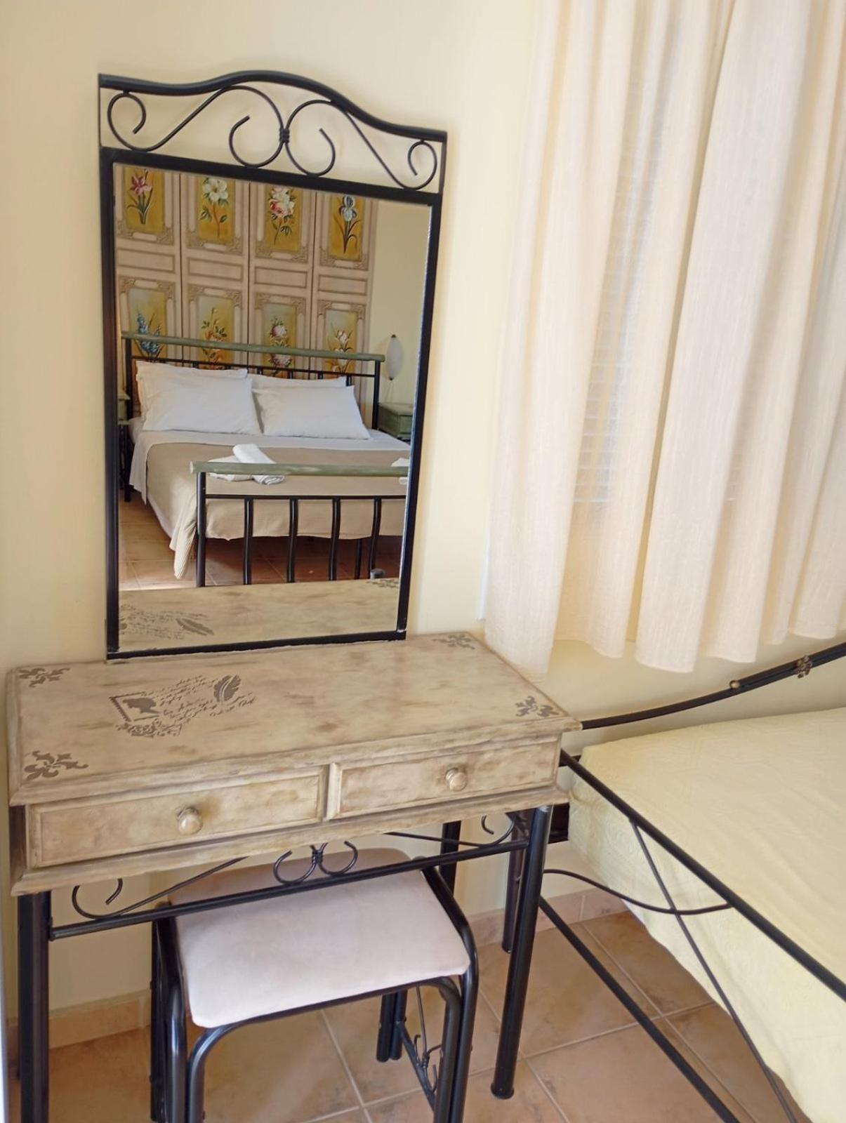 Odysseion Apartments Vathy  Bagian luar foto
